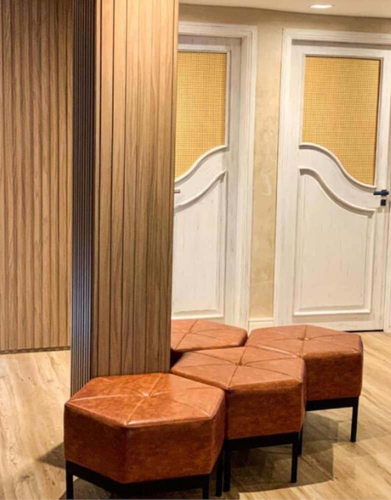 Hotel H 3*